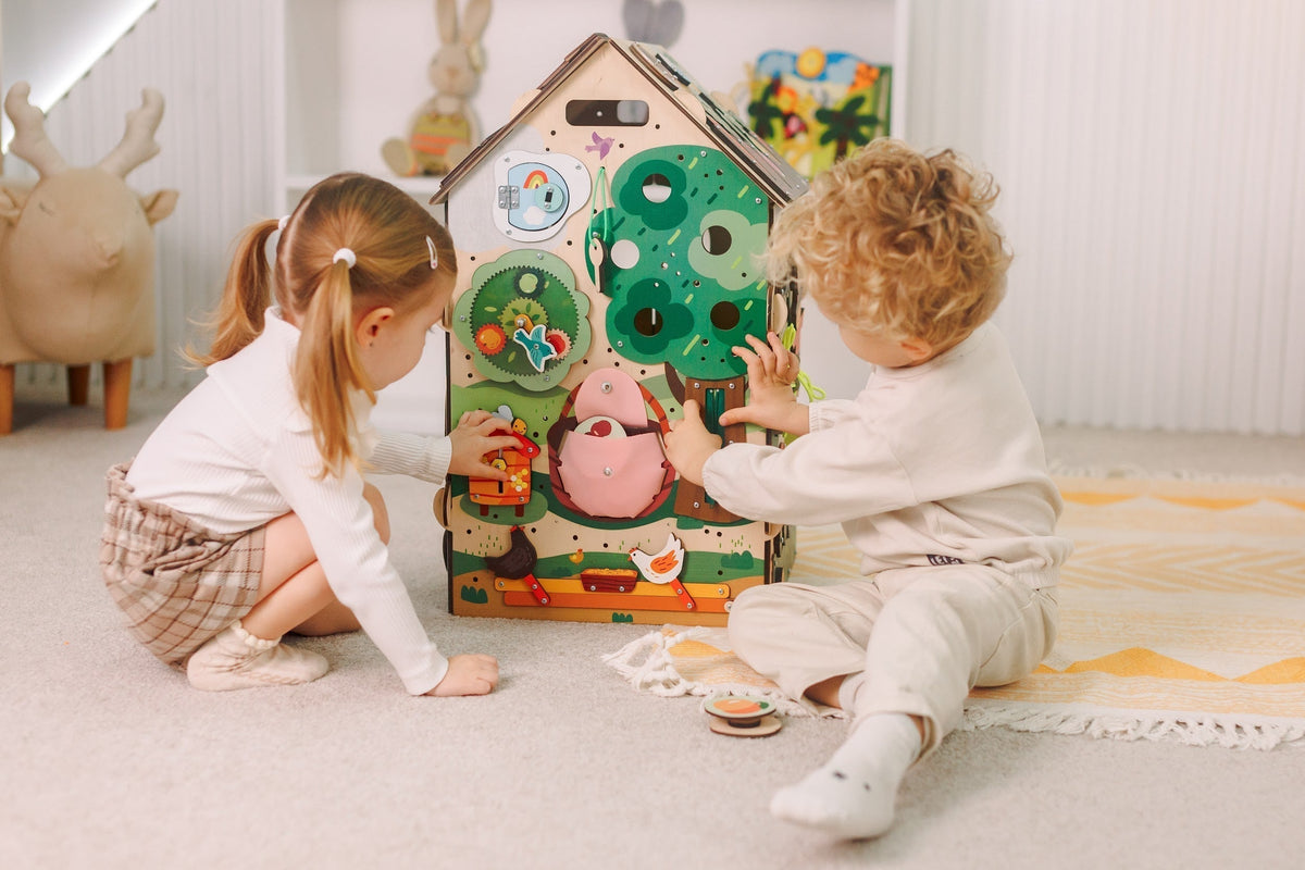 5 Attività Montessori con la Casa Busy House — Guida Pratica