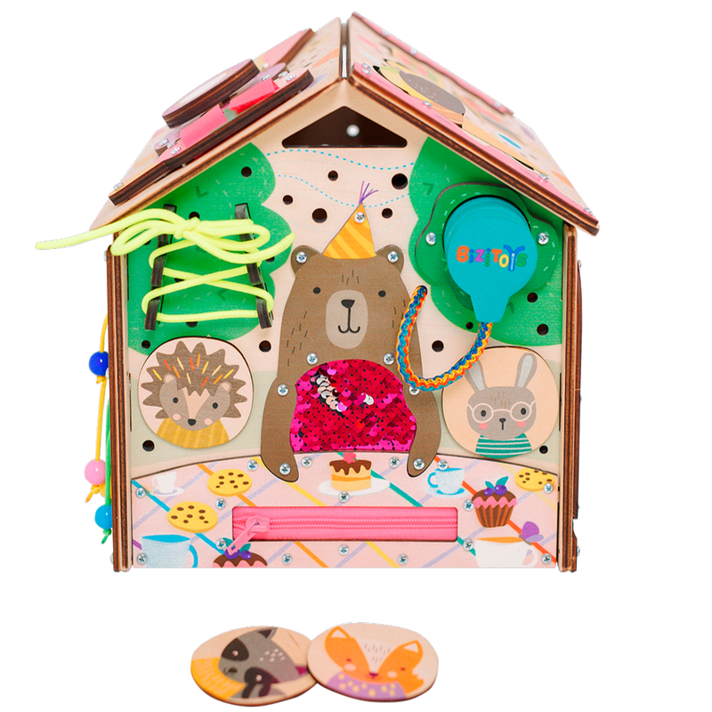 Dziecko bawi się kostką Busy Cube Candy — zabawki montessori prezent na roczek - 5