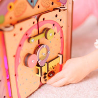 Candy drewniana zabawka — infografika aktywności edukacyjnych