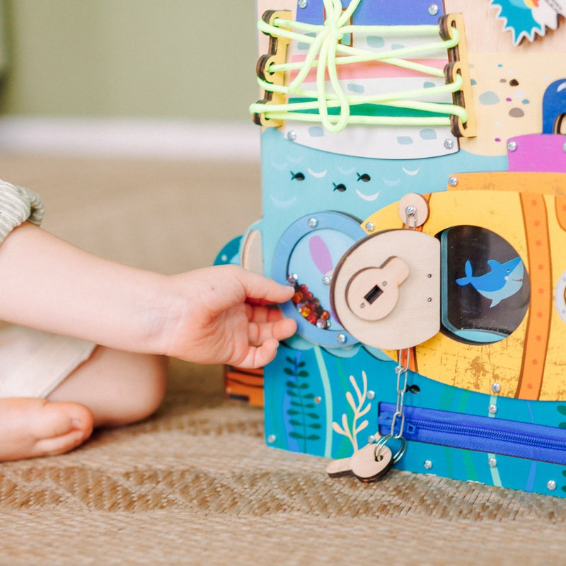 Tablica manipulacyjna Pirate ścianka kotwica i ster — zabawka drewniana - 7