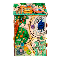 ZOO zabawka Montessori — dziecko bawi się zabawką