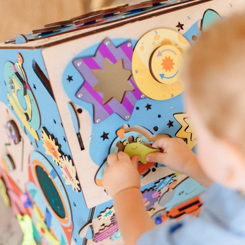 Space zabawka edukacyjna — infografika aktywności edukacyjnych - 8