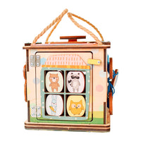 Mini Cube Babes Friends — mała drewniana kostka sensoryczna montessori prezent na roczek BiziToys