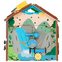 Safari drewniana zabawka — ścianka z aktywnościami