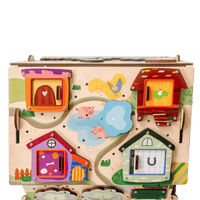 Farm zabawka Montessori — dziecko bawi się zabawką