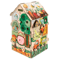 Farm drewniana zabawka — ścianka z aktywnościami