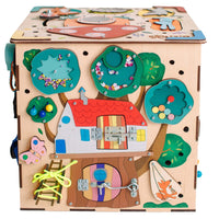 Kostka edukacyjna Busy Cube XL Forest — duża drewniana kostka manipulacyjna montessori BiziToys