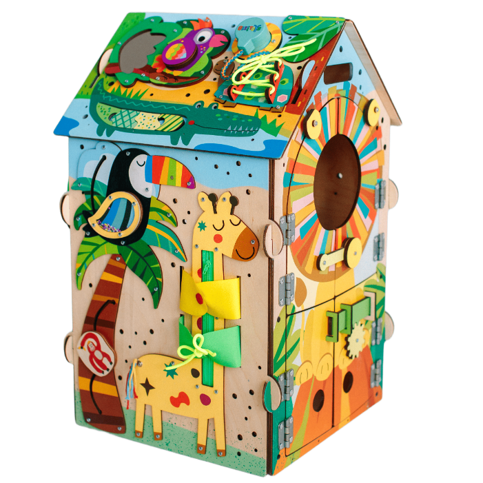 Dziecko bawi się tablicą manipulacyjną Busy House Jungle — drewniane zabawki edukacyjne - 4