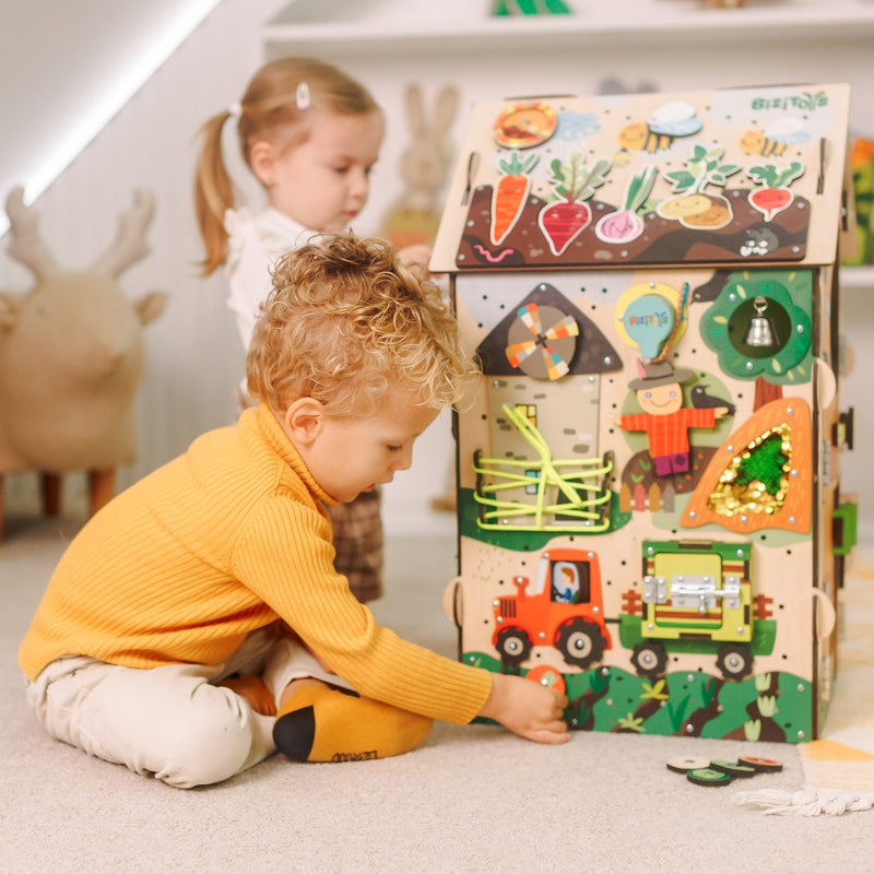 Busy House Farm elementy — krowa, kurczak i kolorowe zamki - 12