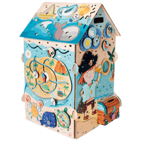 Busy House Pirate widok z boku — tablica manipulacyjna z motywem pirackim